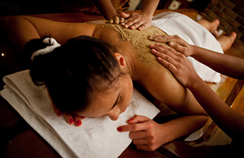 Udwarthanam Ayurvedic massage