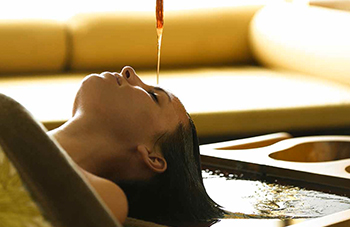 Shirodhara Ayurvedic massage